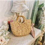 Gekleurde rieten tas