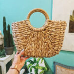 Gekleurde rieten tas